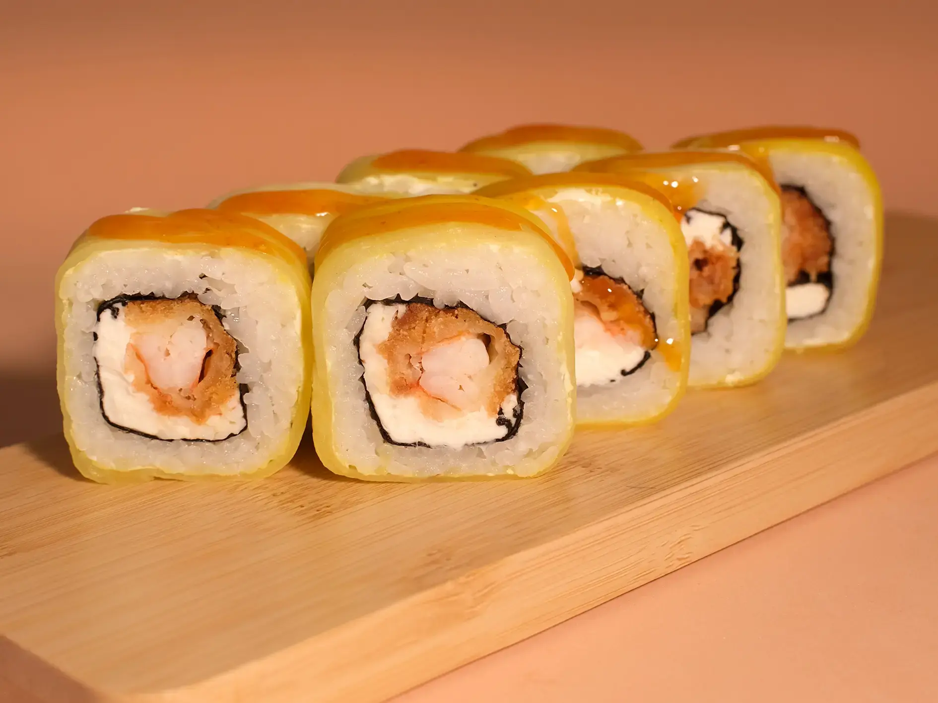 Фото Желтый Дракон