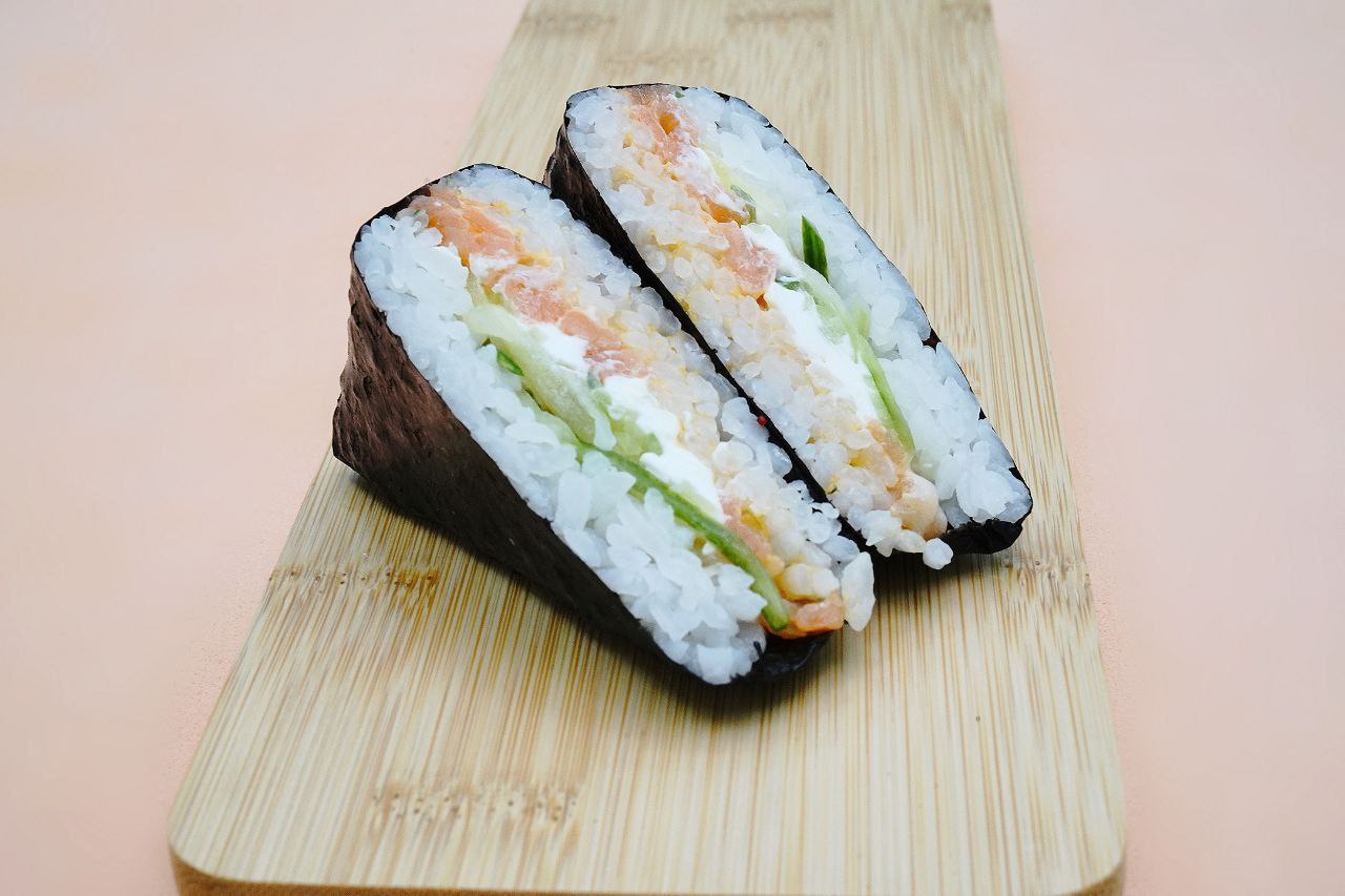 Фото Онигири сёмга